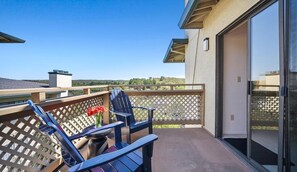 Terrace/patio - Pheasant Ridge 612 - Del Rey Oaks Condo - Sunshine State (Del Rey Oaks)