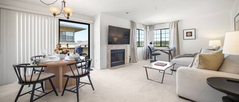 TV, fireplace