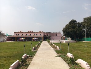 Property grounds - Kaku's Krishnabagh palace (REWA)