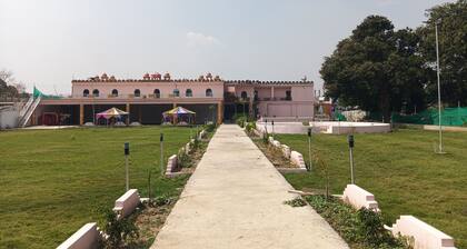 Kaku's Krishnabagh palace