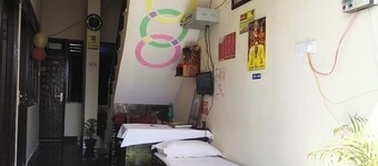 Shree Pria Ju Dham Room near Maa Vaishnav Devi Statue Stay in Vrindavan