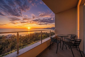 Appartement Exclusif, 1 chambre, balcon, vue mer | Vue depuis le balcon