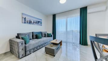 Deluxe Studio Suite, Balcony, Sea View