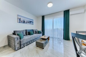 Deluxe Studio Suite, Balcony, Sea View