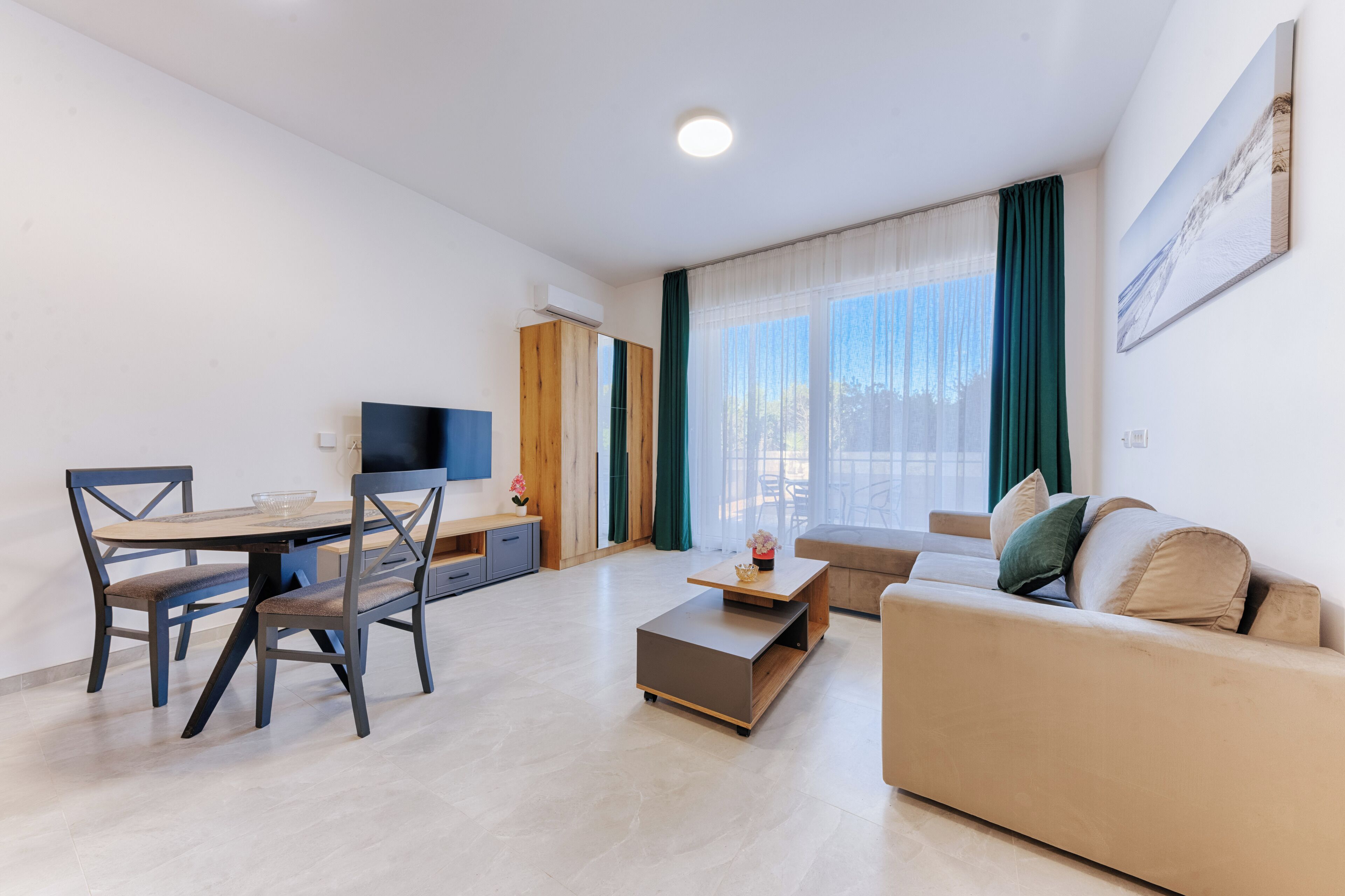 Classic-Studiosuite, Poolblick, Poolseite