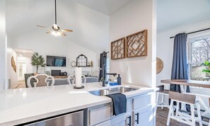 Interior - Spacious Honeybee 3BR Home with Deck - Near Downtown! (Woodstock)