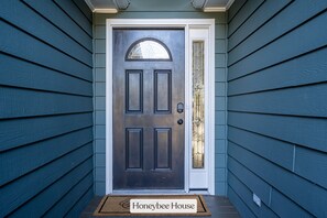 Exterior detail - Spacious Honeybee 3BR Home with Deck - Near Downtown! (Woodstock)