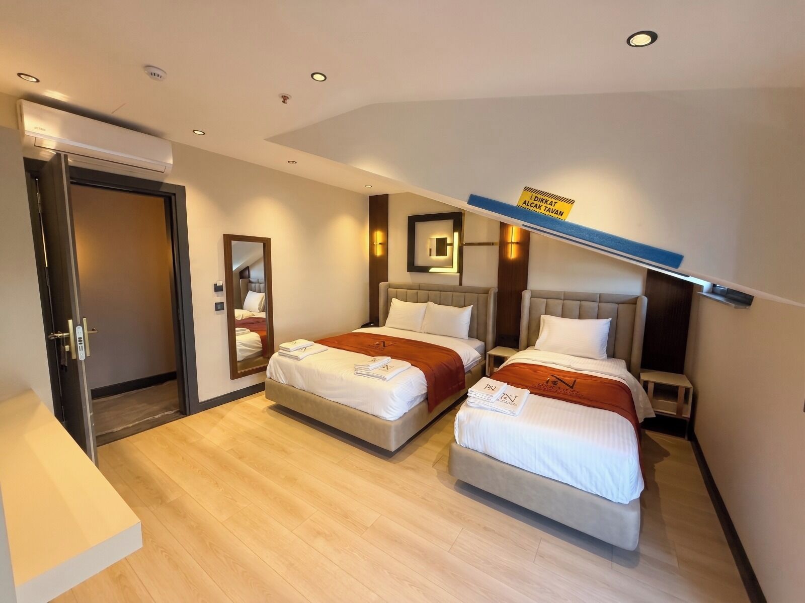 Superior Triple Room, Balcony