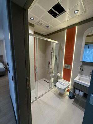Standard Quadruple Room | Bathroom - Nearest Airport Hotel  (Arnavutkoy)