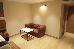 Living area - Vardaan Residency Hotel (Gorakhpur)