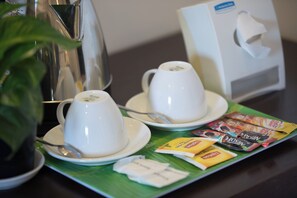 Deluxe Double Room | Coffee and/or coffee maker - Angrut Villa (Siem Reap)