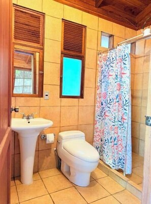 Bathroom - Vrbo Property (San Juan la laguna,)