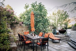 Outdoor dining - Wolke 7 | quiet location | garden | 65 sqm | max. 6 persons (Kiefersfelden)