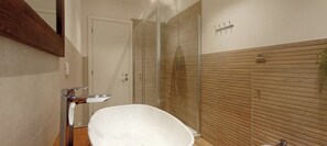 Shower, hair dryer, bidet, towels - Villa Terrace Vert, 12 seats, Saltwater pool, A/C, gym, BBQ (Sarzana)