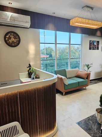 Lobby. HOTEL NATRAJ