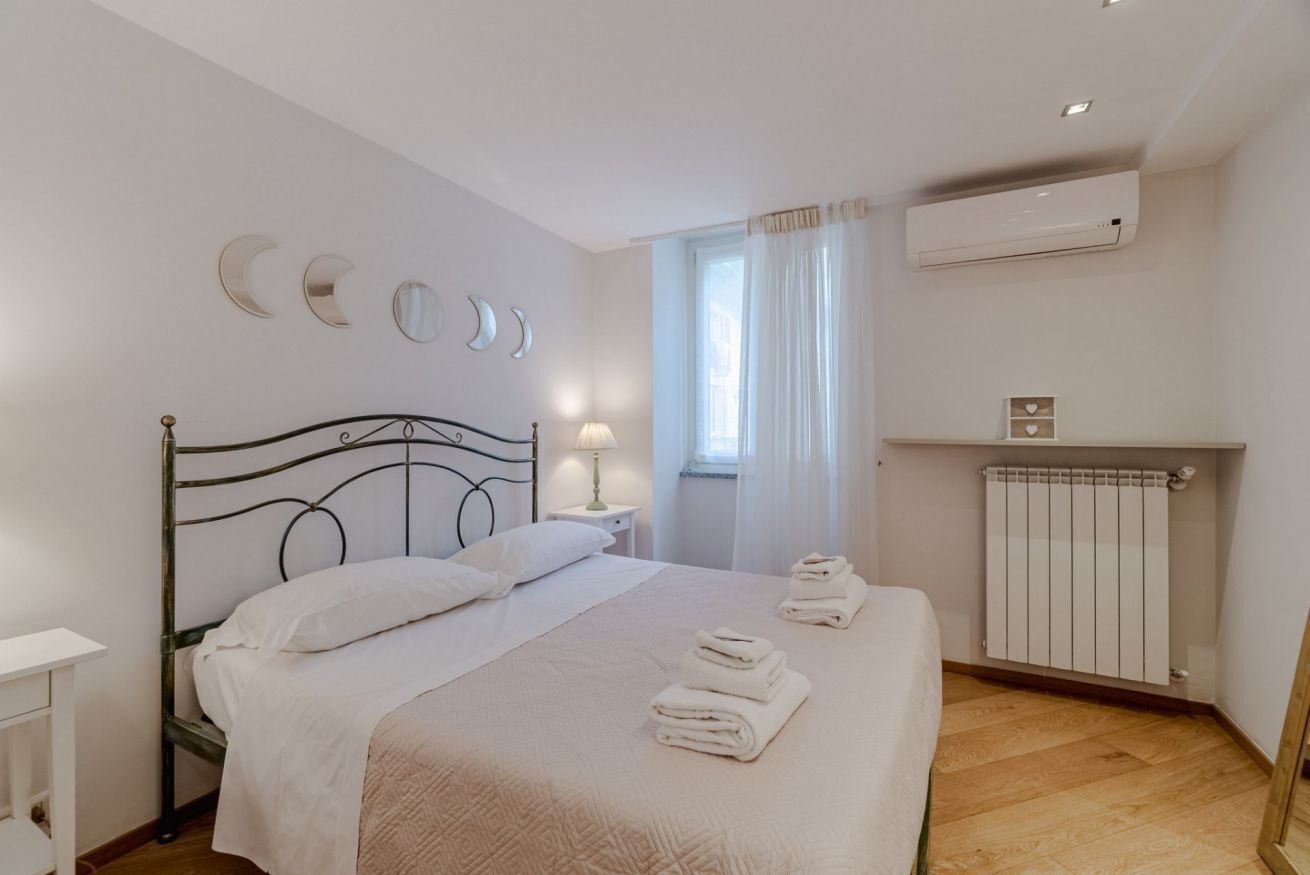 2 Schlafzimmer, Bügeleisen/Bügelbrett