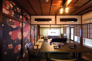 Classic House, 3 Bedrooms | In-room dining - Obachan-chi (Numazu)