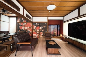 Classic House, 3 Bedrooms | Living area | 75-inch LCD TV with digital channels - Obachan-chi (Numazu)