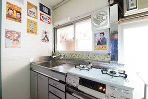 Maison classique, 3 chambres | Cuisine privée | Réfrigérateur, four à micro-ondes, surface de cuisson, cuiseur à riz