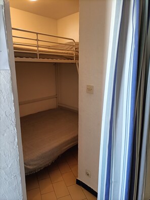 Room - CAP D'AGDE - Sea view - private parking - beach 50m away - shops - ideal location (LE CAP D'AGDE)