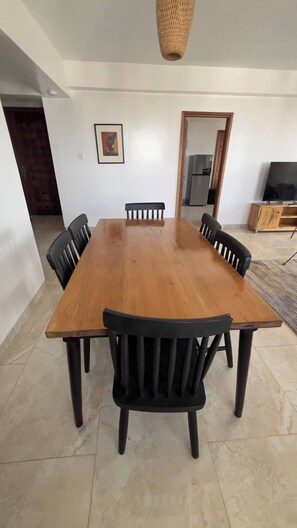 Departamento, 3 habitaciones, con acceso para personas discapacitadas, patio | Restaurantes
