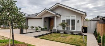 Luxury Sunbury retreat