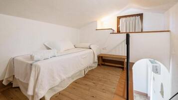 Classic-Villa, zum Garten hin