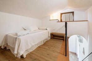 Classic-Villa, zum Garten hin