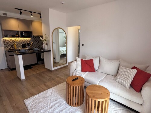 Cozy 1-bedroom apt in welcoming Tatu City with fitness room, pool, green space