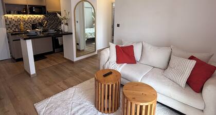 Cozy 1-bedroom apt in welcoming Tatu City with fitness room, pool, green space