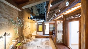 Family Quadruple Room, Garden View | Bahagian dalam