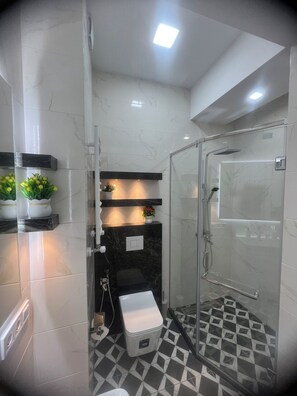 Bathroom - Cozy 1-bedroom apartment with AC in charming T'bilisi, Jikia (T'bilisi)