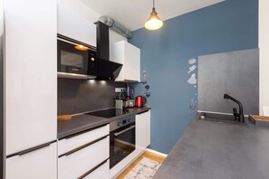 Private kitchen - Beautifull 1bedroom apartment with garage (Hlavní město Praha)