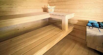 Green retreat with sauna and terrace: authentic mini apartment in Magnano