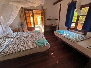 Quarto casal ou duplo, sacada, vista para a montanha