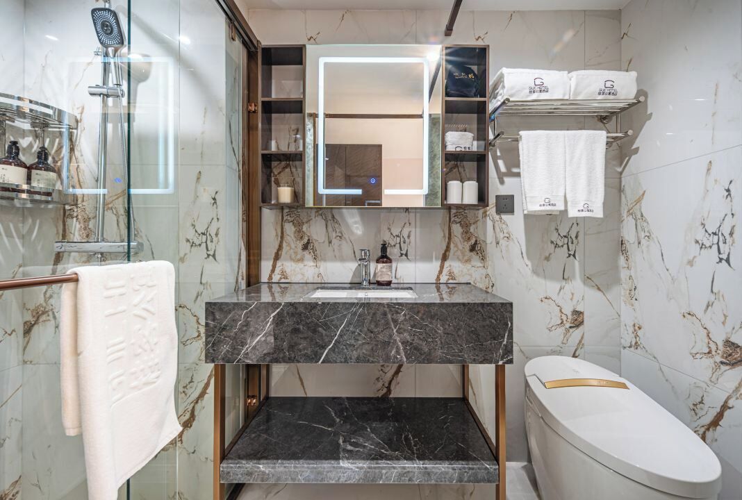 Basic Double Room | Bathroom | Shower, hair dryer, slippers, towels
