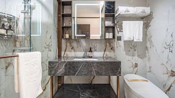 Basic Double Room | Bathroom | Shower, hair dryer, slippers, towels