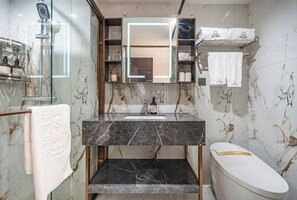 Basic Double Room | Bathroom | Shower, hair dryer, slippers, towels - Guike Hotel Shanghai Stadium (Shanghai)