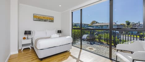 4 bedrooms, desk, iron/ironing board, free WiFi