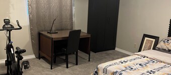 Cozy 1-bedroom with King size bed