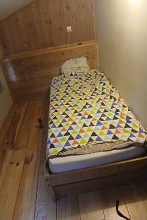 Room - Nature gîte with view, swimming pool & ceramic workshop (Soumont)