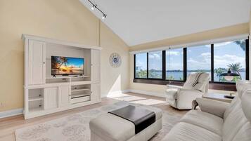 House, 2 Bedrooms | Living area