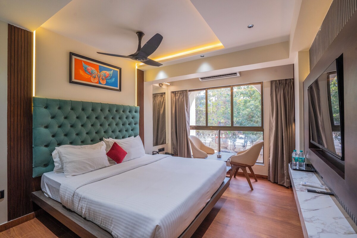 Elite Double Room | In-room safe, WiFi (free)