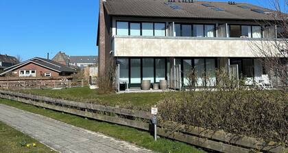 Cozy apartment over 2 floors just a few minutes from the sea