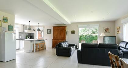 "La Bulle, Holiday Home for 13-15 Guests" 8 km from Berck, 15 km from Le Touquet, 20 km from Somme Bay