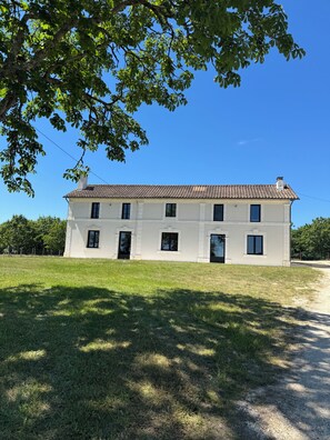 Exterior - Design, Comfort and Elegance (Échourgnac)
