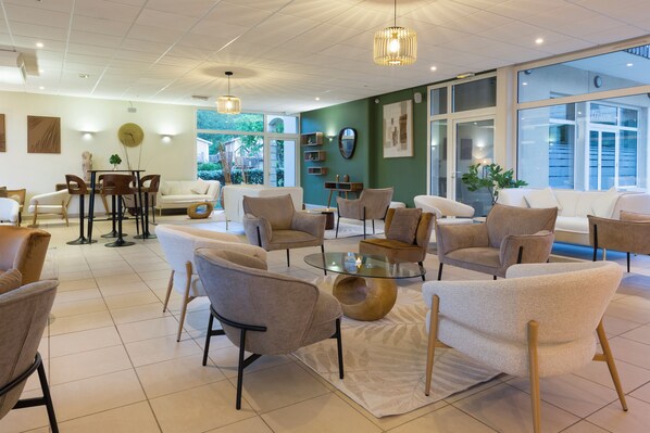 Lobby sitting area - SOWELL FAMILY Les Landes de Gascogne (Barbaste)