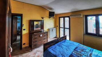 2 camere, una scrivania, Wi-Fi, lenzuola