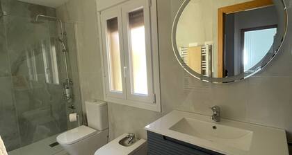 Chalet in the village of Barraco, Ávila, full of hiking trails.