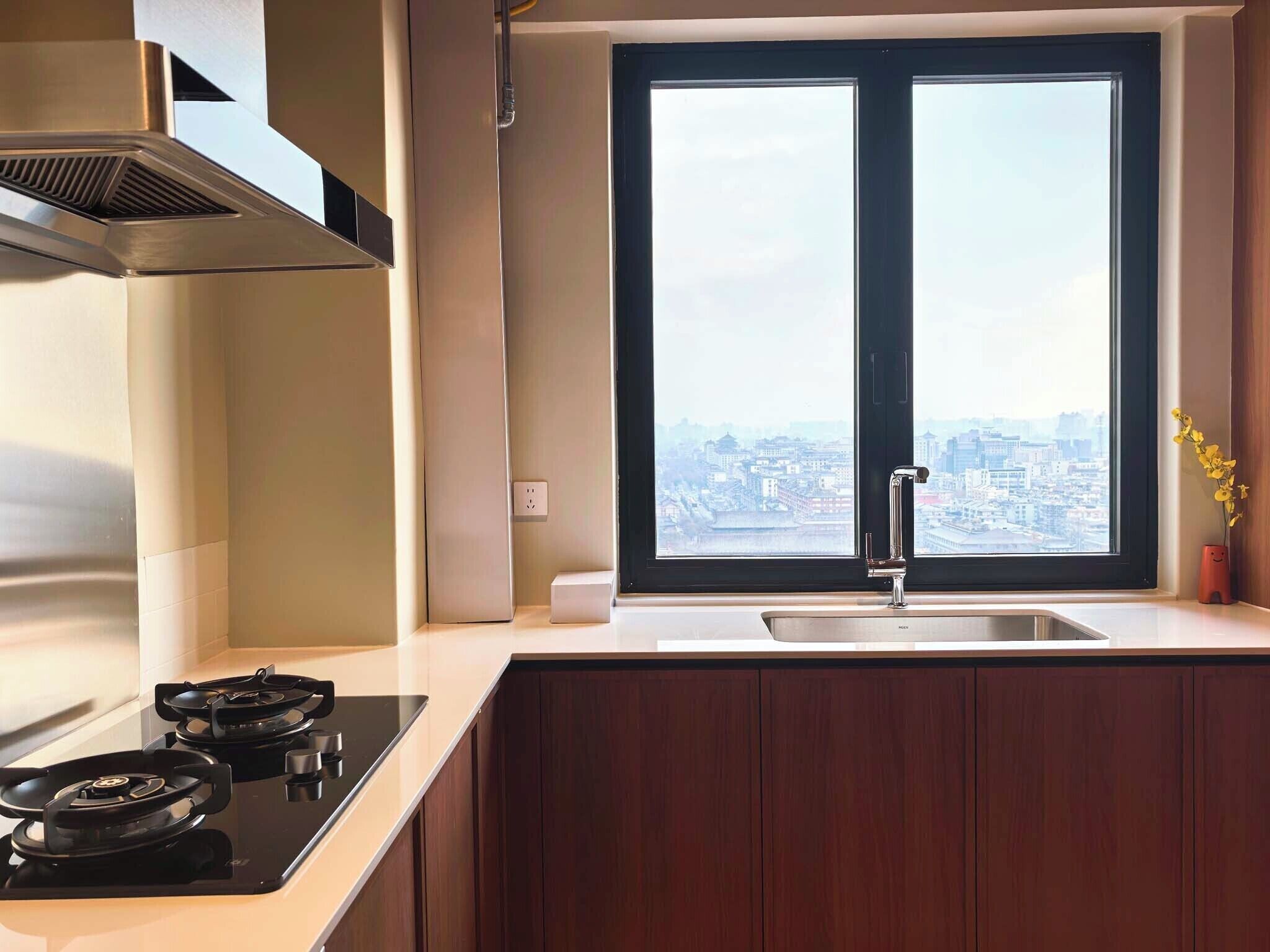 Luxury Suite, City View | Private kitchen